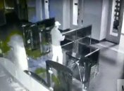 Появилось видео стрельбы в горсовете Харькова (Видео)