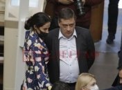 Легкие цветастые наряды, несмотря на погоду: как народные избранницы пришли в Раду в первый день лета