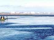 В Киеве 20 рыбаков уплыли на льдине