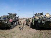 Порошенко отмечает высокие стандарты спецстали для БТР-4