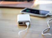 Зарядка смартфона повербанком