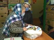 Семья Виктора Медведчука и Оксаны Марченко закупила продуктовые наборы для нуждающихся ко Дню людей с инвалидностью