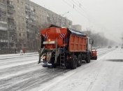Борьба со снегом: как работает снегоуборочная техника на дорогах Киева (Фото)