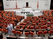 Турецким госслужащим запретили покидать страну