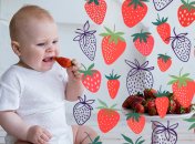 Клубника в детском питании: когда можно давать клубнику ребенку