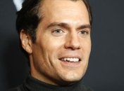 Netflix выпустил проморолик сериала "Ведьмак", в котором Генри Кавилл читает рассказ Сапковского (Видео)