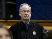 Американского ведущего, назвавшего Путина "убийцей," увольняют с работы