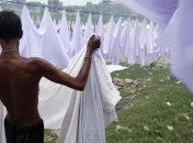 В воде бактерии размножаются и попадают с нижнего белья на полотенца