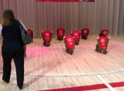 "Страна совсем ополоумела": в России детей заставили изображать могилы павших на войне солдат (фото)