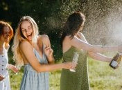 Этим дамам стоит быть осторожными с алкоголем