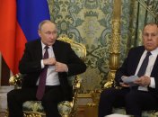 Сергій Лавров (праворуч) озвучує хотілки свого боса Володимира Путіна