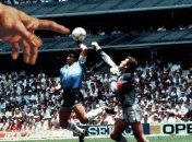 Марадона встретился с рефери, который засчитал его гол рукой (Фото)