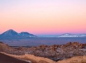 Завораживающие пейзажи пустыни Атакама в Чили (Фото)