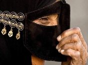 Иранские женщины в традиционных масках (Фото)