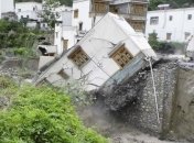 Ливни в Китае: наводнения и оползни разрушают все на своем пути 