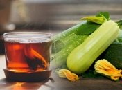 Чорний чай — чудове добриво для кабачків