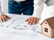 Схему дома представляет архитектор или проектировщик