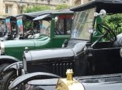 В Киеве открылась выставка эксклюзивных  и ретро-авто