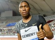 Скандальная легкоатлетка Семеня стала футболисткой