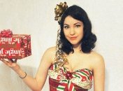 Девушка создает волшебные платья из остатков оберточной бумаги (Фото) 