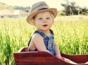 Что делать, если ребенок разговаривает сам с собой?