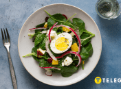 Вкусный салат со шпинатом и редисом