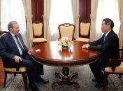 Кучма поговорил с послом Японии о ситуации на Донбассе