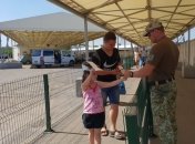 На донбасских КПВВ ограничено движение транспорта