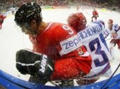 НХЛ. Игрок "Баффало" сломал ребра, ударившись о борт (Видео)