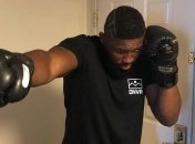 Боец UFC Блэйдс недоволен гонорарами в промоушене