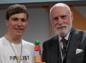 Важный шаг для экологии: студент создал жидкость для очистки воды от пластика