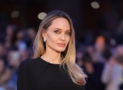 Анджелина Джоли