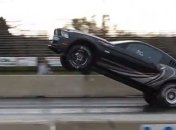 Ford Mustang Shelby GT500 против Mercedes C63 AMG Coupe (Видео)