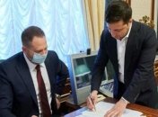 Пока Зеленского погружают в летаргический сон, Ермак увеличивает свою мощь, - политолог