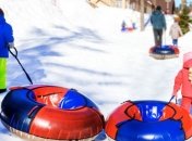 Смерть или развлечение: доктор Комаровский назвал, что нельзя делать при катании на тюбинге (ватрушке) 