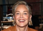 Шэрон Стоун выглядит великолепно в трендовом жилете