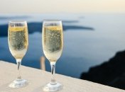 Что говорят медики о бокале шампанского: польза или вред?