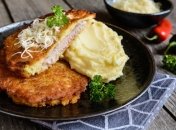 Отбивные получатся пикантными и сочными