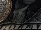 Доллар США стабилен в паре с евро