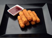 Сирні палички чудово підійдуть до пива