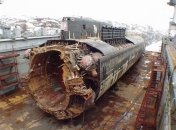 Остатки поднятой со дна подлодки "Курск"