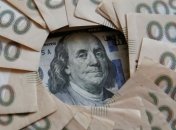 Гривна крепнет, но дальше ее подстерегают риски