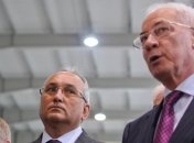 Азаров насмешил рабочих рассказами о их зарплате  