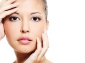 Классический массаж лица поможет долго не стареть 