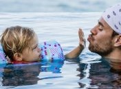 "Лучший способ проводить время дома": Энрике Иглесиас поделился милым видео со своим сыном