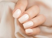 Маникюр 2020: стильные идеи бежевого дизайна ногтей (Фото)