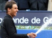 Надаль сиганул в бассейн после победы в Барселоне (Видео)