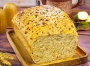 Выпечка в духовке на дрожжах получается мягкой, воздушной с идеальной структурой