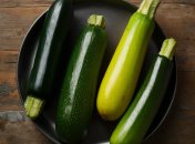 Кабачки требуют правильного ухода (изображение создано с помощью ИИ)