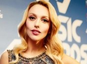 Оля Полякова похвасталась красивым животиком